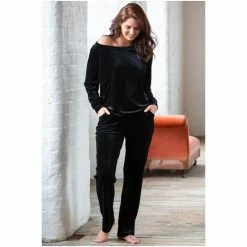 Pour Moi Black Velour Pyjama Set -Pour Moi Shop unnamed file 3450
