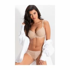 Pour Moi Black Romance Brief